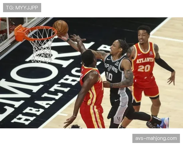 “传言：老鹰可能探索交易特雷·杨，马刺与湖人被提及为潜在下家”